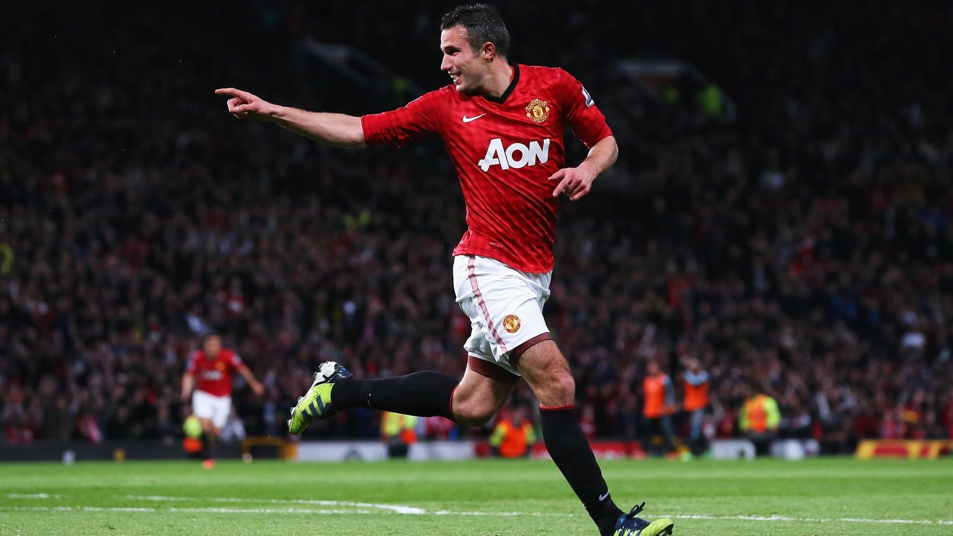 “简阳文体中心：飞扬的羽毛球赛场点燃全场热情”